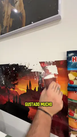 Cuando decimos que el UV DTF es resistente, hablamos en serio. Pusimos un diseño brutal de Harry Potter en la pared… pero lo pegamos torcido 😅. Intentamos quitarlo con alcohol, quitaesmalte y hasta rasqueta… nada funcionó. El UV DTF sigue perfecto, la pared no tanto 🧱🔥. 👉 Moraleja: si lo pegas, ¡asegúrate de que quede recto! ⸻ #UVDTF #DTF #DTFPrinting #Personalización #CustomPrinting      
