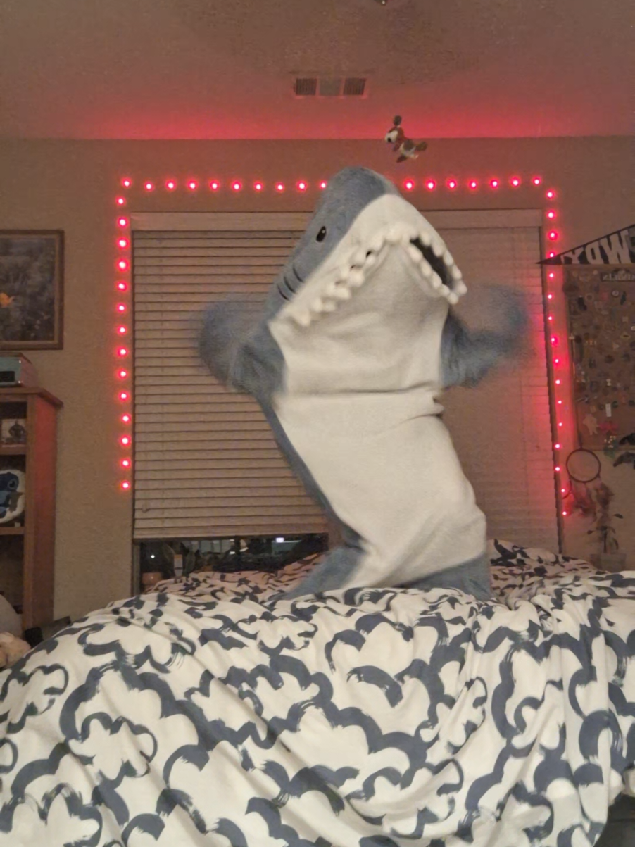 got a little silly #fyp #shark #sharktok #dancingshark #fortnite 