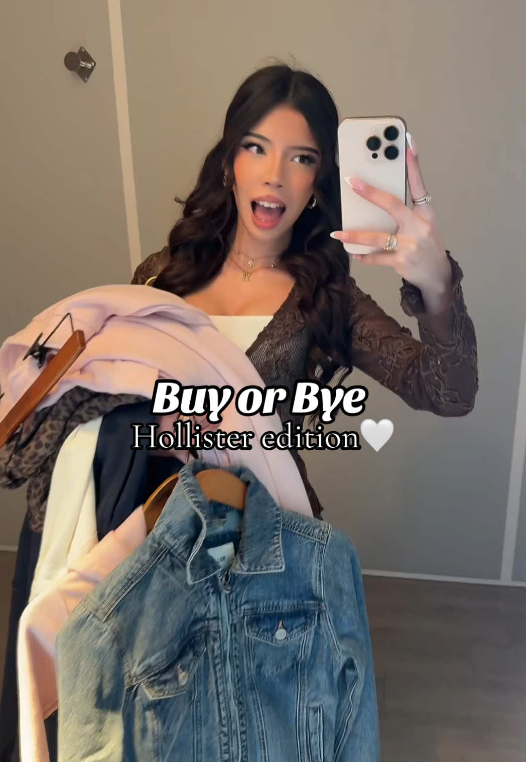 shopping spree with my favs😚💕@??? @brookie @hollister #buyorbye #outfitinspo #fallclothes 