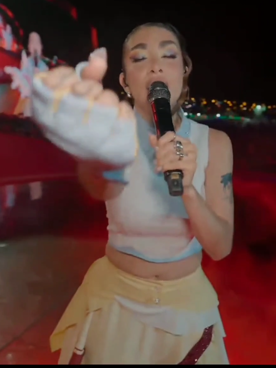 #infinitoscomoelmar 🌊❤️‍🩹 #cocacolafest @Maria Becerra #livestreaming #mariabecerra #livestreaming 