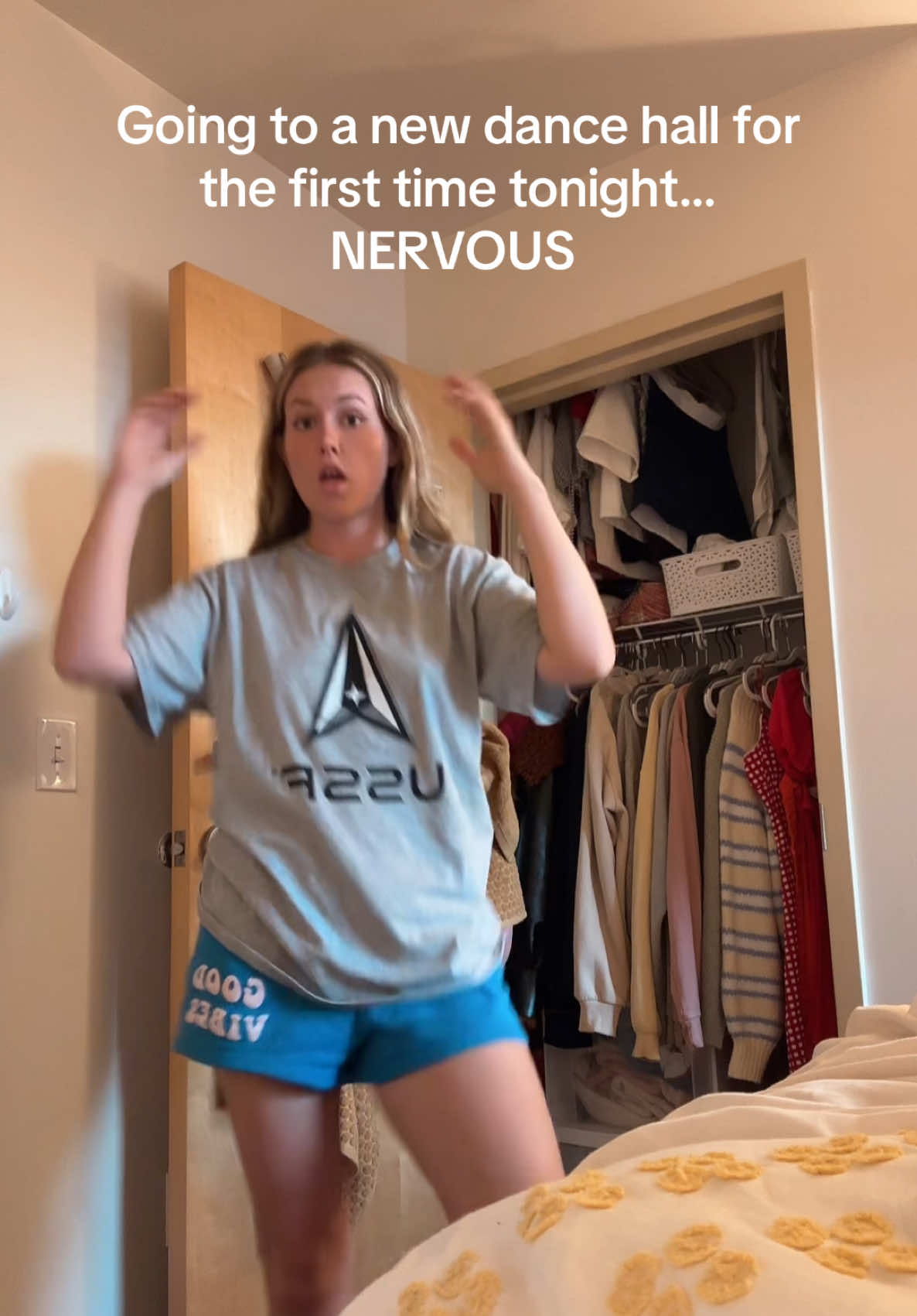 New hall… new state… What if they do dances different than the grizzly rose yall… jk it’ll be fun #linedancing 