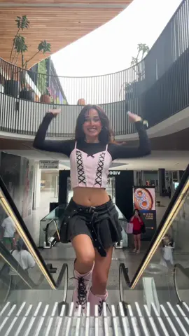 What can I say? I love to dance in public 😅 #LosAngeles #DanceInPublic 
