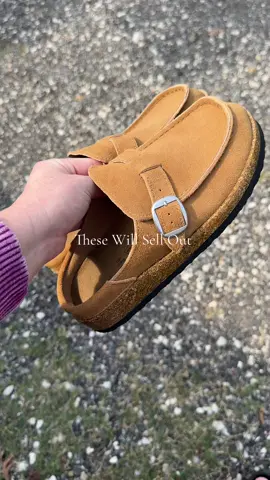 These will 100% sell out! Memory foam soles that mold to your feet over time. So comfy 😍😍 #projectcloudshoes #clog #fallootd #fallshoes #clogs @Project Cloud Shop 