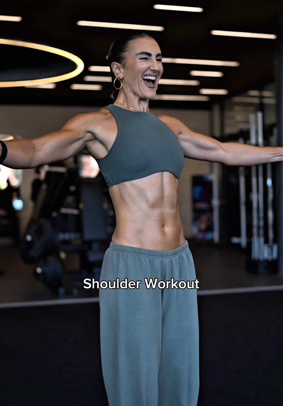 It’s Shoulders time 🔥 Outfit: @Oner Active code: HAYLEY to save 🔥 #shoulders #shoulderworkout #upperbody #upperbodyworkout 