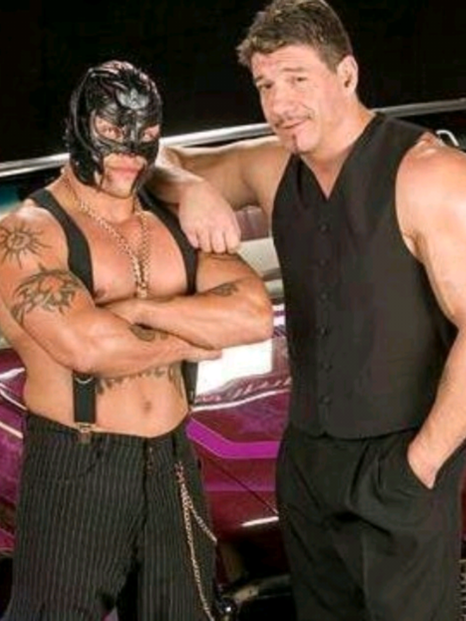 JAJAJAJA #eddieguerrero #reymysterio #saquenmedelflop #WWEhumorr #zyxcba 