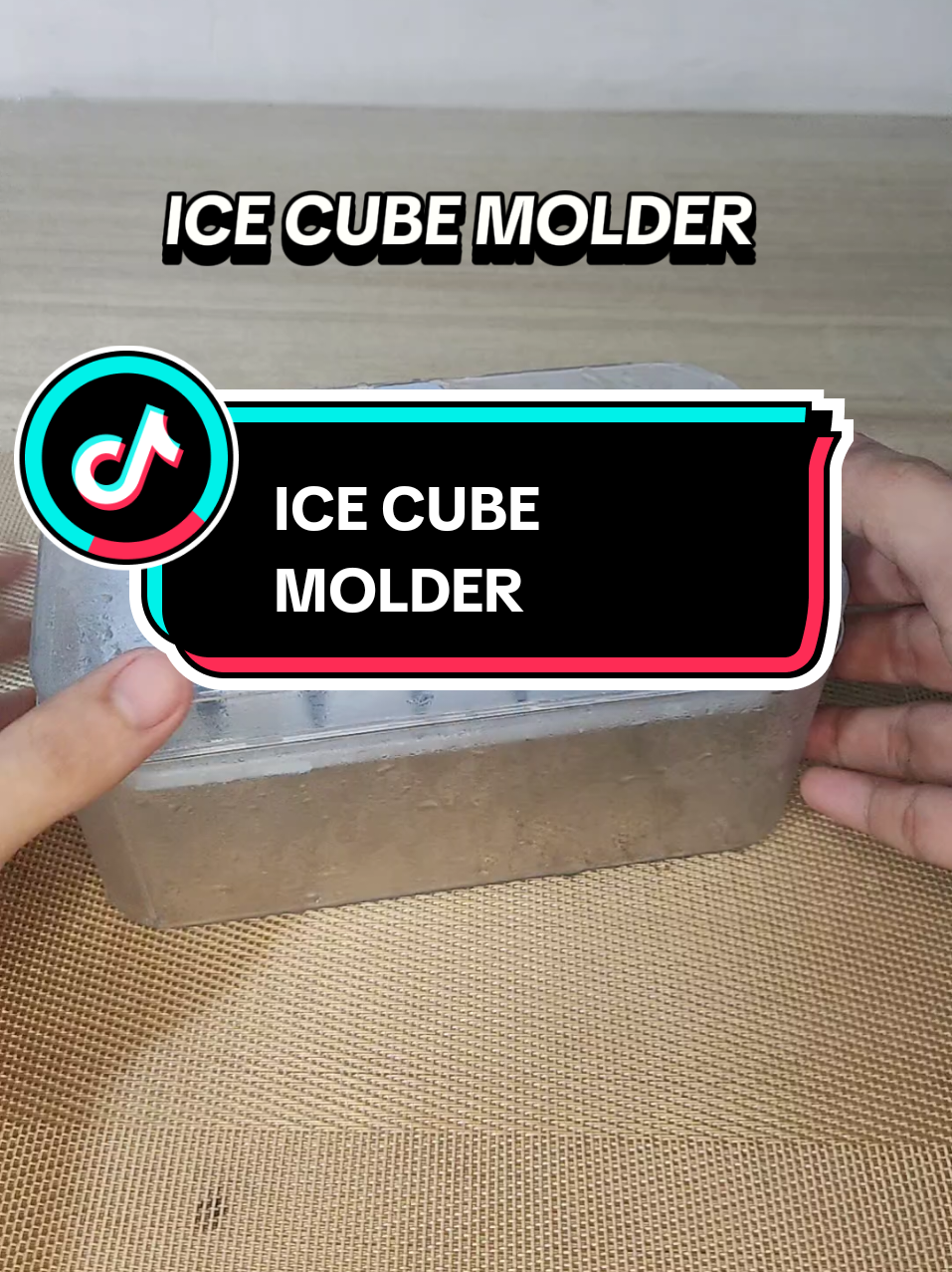 Budol talaga to para sa mga mahilig gumamit ng yelo na deritso sa baso at magpapak ng yelo sa tag init 🤣 #icecube  #icemolder  #ice  #fyp 