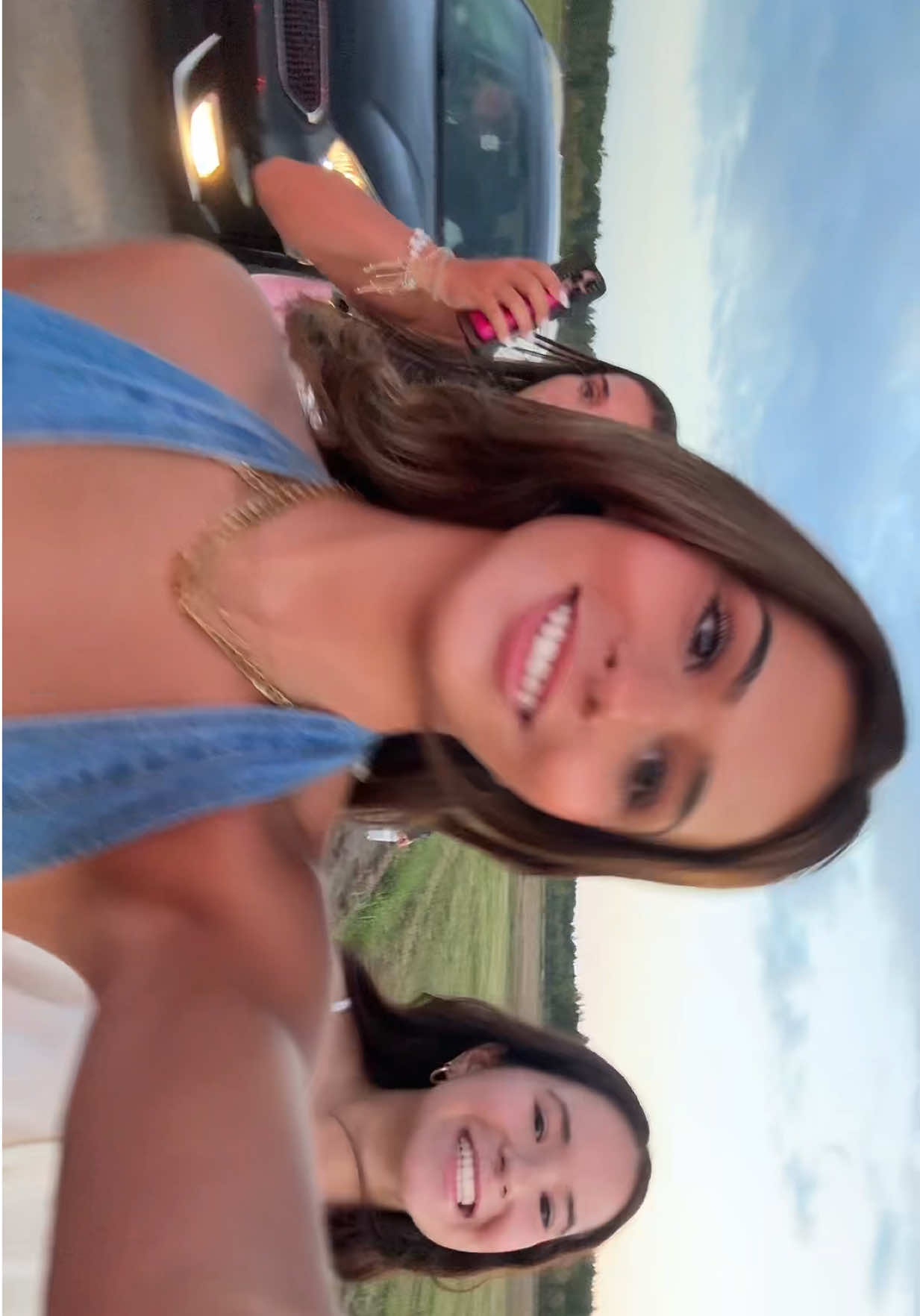 my lovesss💞💞 #OOTD #outfitinspo #sisters #college #noahkahan 