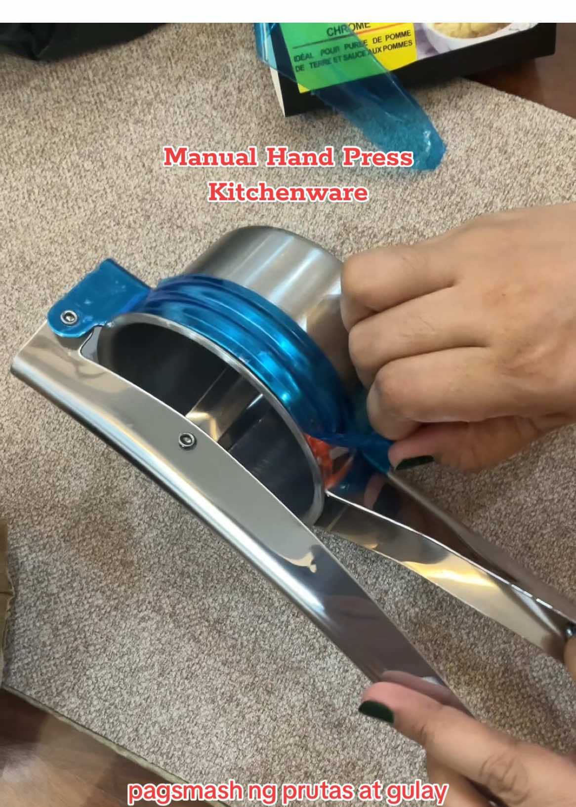 Finally, Hindi na mahirap mag piga ng niyog dahil dito, depende na lang yung amount ng niyog sa kaya mong pigain. #squeezer #smasher #juicer #stainlesssteel #manualhandpresss