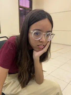 Pobre sendo pobre. A menina do dedo podre, nunca tem sorte com celular 😣