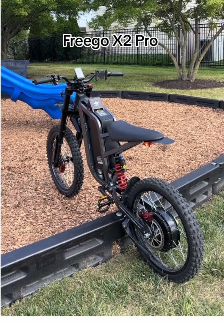 Awesome ride = Happy weekend 😃 @vhs_x2pro #weekend #freegox2pro #electricvehicle #dirtbike #emoto 