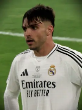 How can a 17 years old be this good… vs Madrid ? 🤔🔥 #yamal #football #madrid #barcelona #ElClasico 