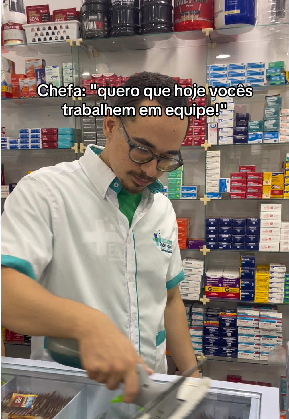 Equipe mais unida que essa não tem! 😂 #farmacia #engracado #fyp 