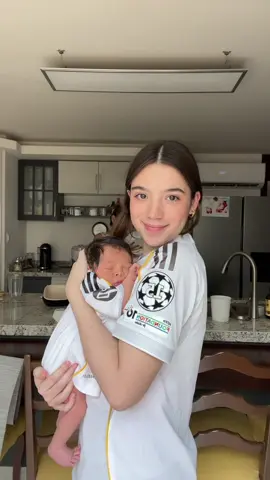 Miren que cosita tan pequeña tan hermosa tan perfecta 🫶🏻🫶🏻 y no amigas no me dieron agruras 🫵🏻 IG: nattesquerra #mommyvlogger #babyboy #maternidad #fypシ゚ #parati 