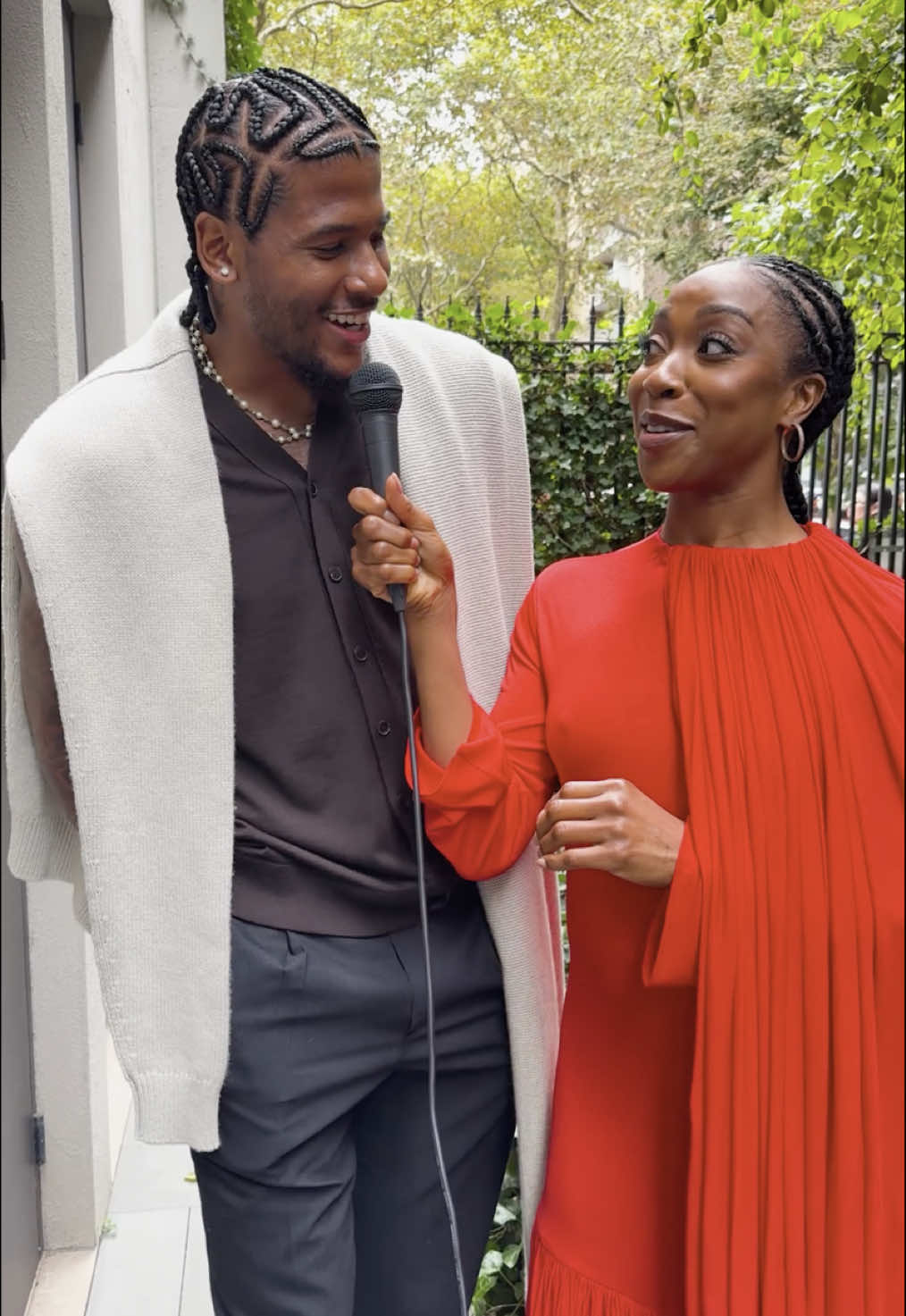 What’s the sexiest New York City sound? @Ego Nwodim 😘 asks @Emrata, @Lily Collins, @Christopher Briney, @La Rosalia, Naomi Watanabe and more at the Calvin Klein Spring 2026 show.