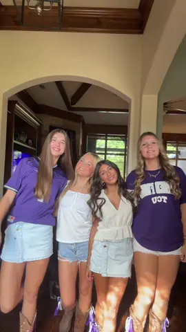 Go froggies 🐸💜 