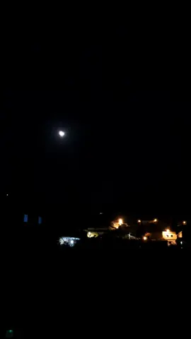 قول لي عملك ايه قلبي قلبي اللي انت ناسيه قول لي وانت الغالي عليه غالي عليه قول لي العين في العين وانت ولاداري بحالي والآه تبقى آهين قلبي والفكر اللي جالي  آه من الاتنين و الله خدوا مني ليالي كل ده كان فين قول لي كان مالك ومالي  قول لي اجيب مين يقرا ومين يسمع كلامي واجيب لك مين يحكي نار شوقي وغرامي آه من الاتنين والله خدوا مني ليالي كل ده كان فين قول لي كان مالك ومالي لك عندي كلام احلى من اجمل روايه عن اجمل غرام لما كان قلبك معايه آه من الاتنين والله خدوا مني ليالي كل ده كان فين قول لي  كان مالك ومالي 🎶❤️👑 @Wael Jassar  . . . #وائل_جسار #قولي_عملك_ايه_قلبي #Sing_Oldies #اعادة_النشر🔃 #page_old_songs 