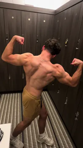 Unreal audio #gym #GymTok #lifting #Fitness #back 