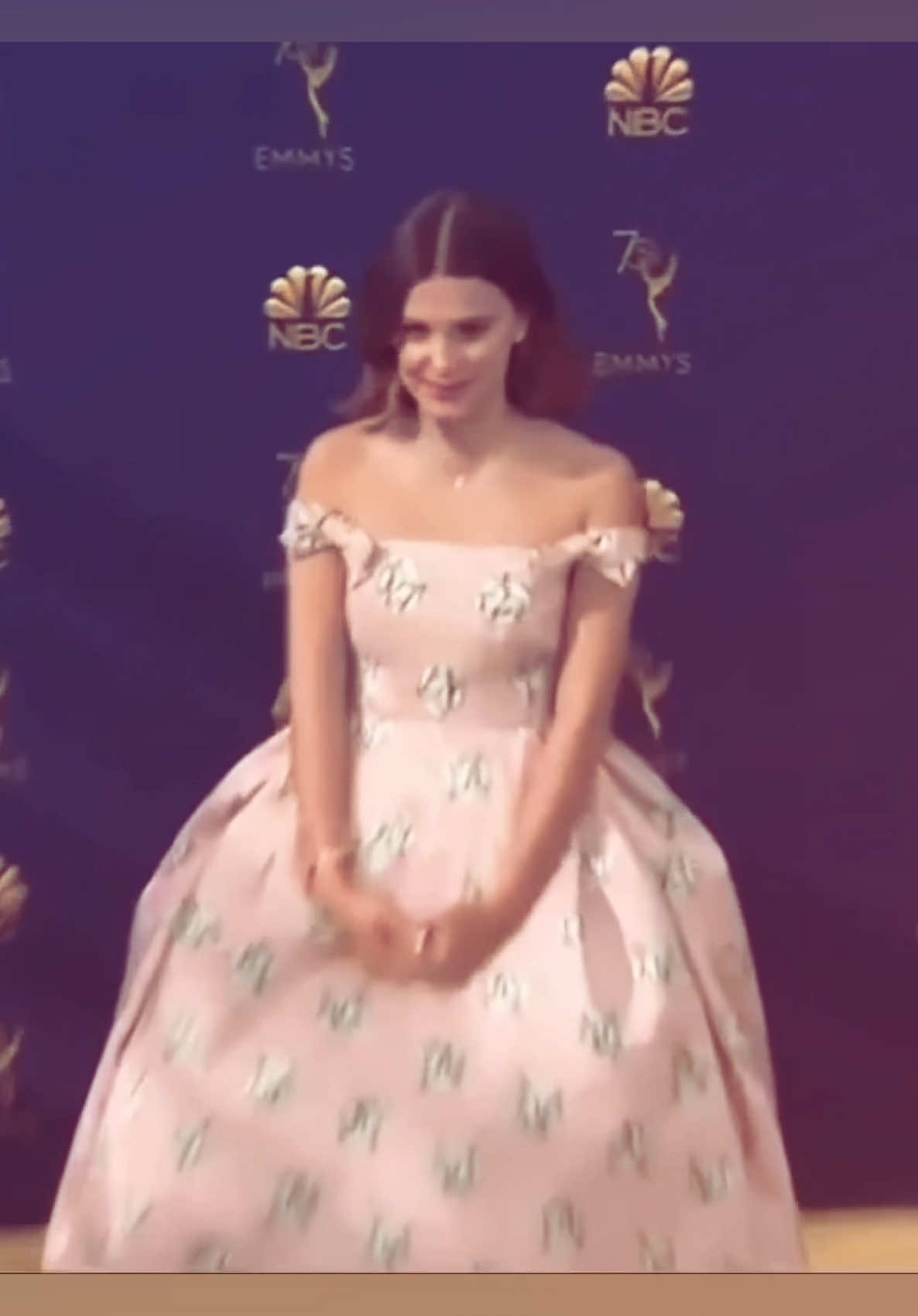 تسليكي عشان ما اقطع  #foryou #milliebobbybrown #fyp #ميلي_بوبي_بروان #ميلي 