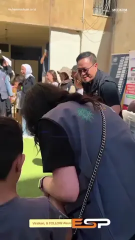 Keseruan dan kebahagiaan bersama anak anak Palestina di Yordania menerima bantuan dari MUHAMMADIYYAH. 