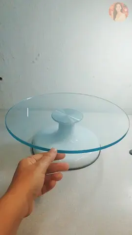 Bailarina de vidro temperado, giro suave 360° e menos da metade do preço! 🏃‍♀️💨 #BailarinaDeBolo #ConfeitariaProfissional #GiroPerfeito #VidroTemperado #BolosPerfeitos 