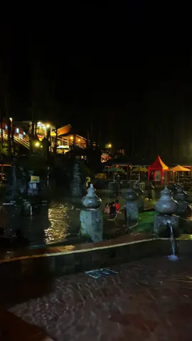 Waktu yang tepat untuk berendam air Panas, dimalam minggu…. #guciforest #guci #tegal #airpanas #pemandianairpanas 