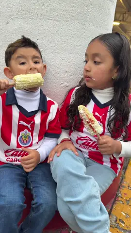 No en valde eres mi mejor amiga 😅🥰 @madeline la chinita #yoguapo #paratii 