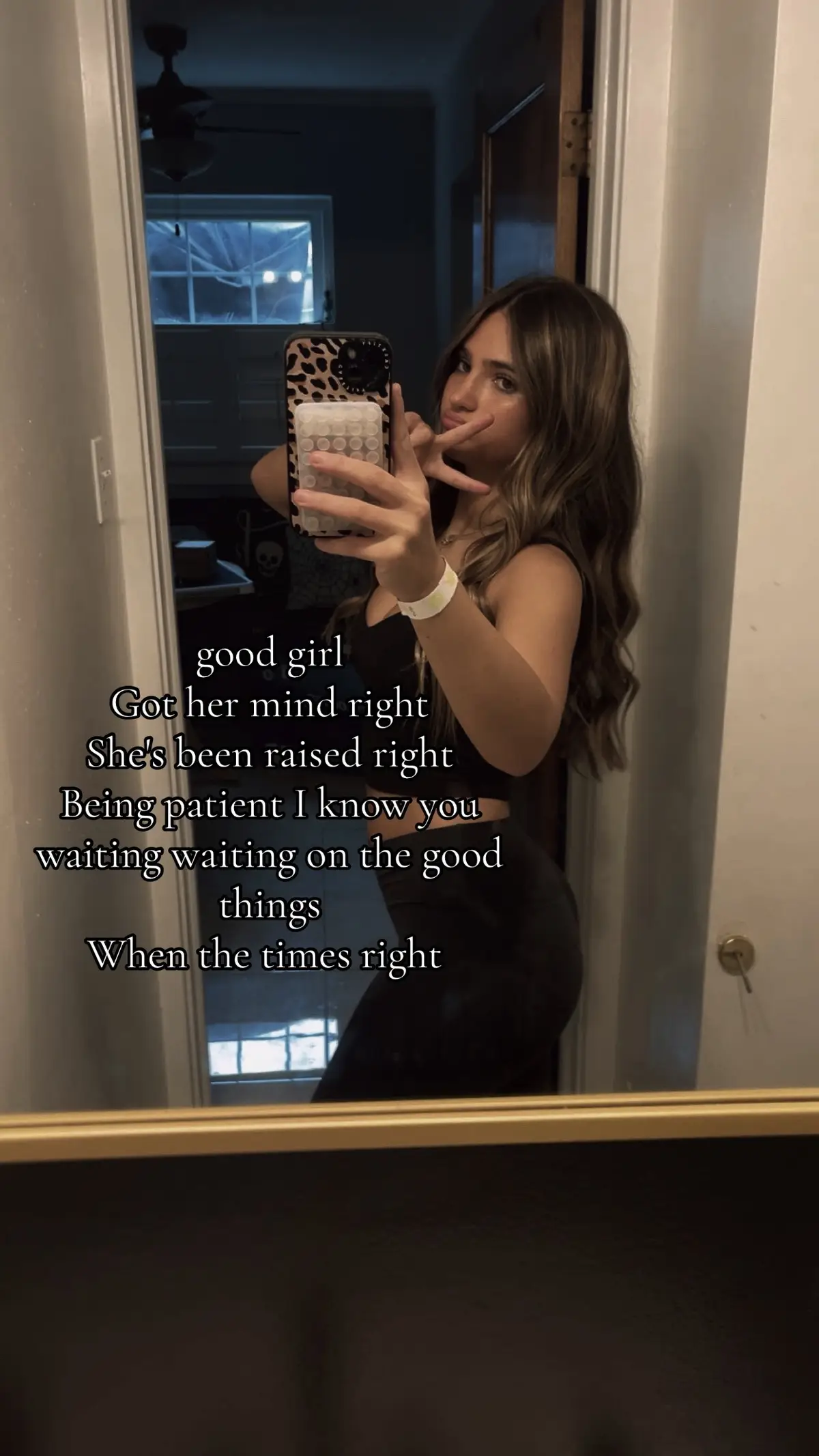#foryoupage #viralvideo #baddiebaddiebaddie #drake #relatable 