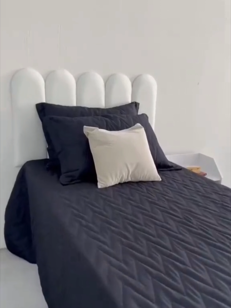 Cabeceira modular nuvem, transforme seu quarto em minutos ✨️  LINK NOS COMENTÁRIOS 🔥  Kit até 10 Cabeceira De Cama Casal - Envio FULL 20x40cm.  #creatorsearchinsights #quarto #cabeceira #acessorios #cama 