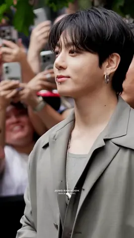 OMG !! I LOVE HIM 😭🫠❤️‍🔥 #jungkook #kpop #fypage #jk #viraltiktok @AbjkMRstY @BTS 
