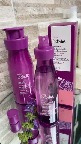 Ameixa e flor de Baunilha 💕 uma delícia 🤤 tododia  creme corporal com Body splash 💖 #bodysplash #creme #cheirosa #kit @Consultoria Natura e Avon @Avon Brasil #creatorsearchinsights 