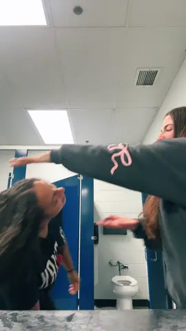 we lost it for a sec but we got it back @⭐️ 