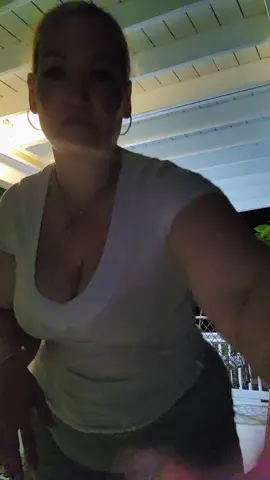 I see you looking🙄😏😜im not bad I was just drawn that way