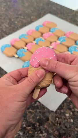 a surprise pregnancy announcement & gender reveal all in one go - I love the idea of guests picking out what gender they think the baby will be #genderreveal 