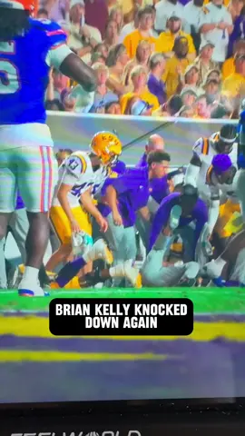 CHAOS on the sidelines at #LSU 