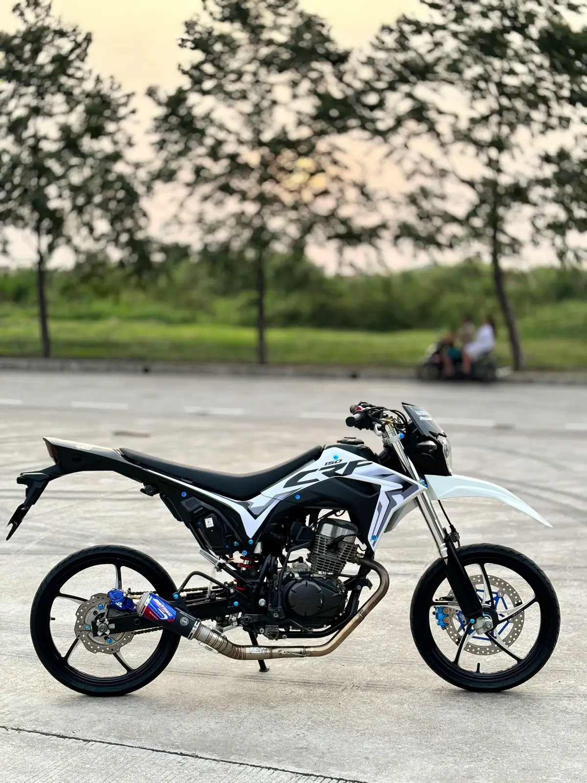 tidak ada part yg istimewa tapi aku bangga memilikinya🥰 #supermotoherex #crf150l #surex #crfherexstyle #surexstyle 