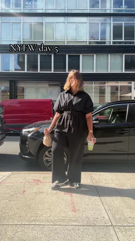 Day 5: show day. Attire: all black. #newyorkfashionweek #fashionweek #fashionintern #fashionshow #OOTD 