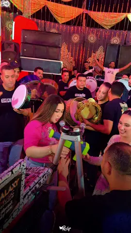 رودي ومسدس البابلز🤭الي حصل ده محصلش قبل كده ولا هيحصل♥️الملع ولع💃#مسدس_البابلز #الملعب_ولع #الشعب_الصيني_ماله_حل😂😂 #الدولي_حظ_يا_حظ #رودي_اوشا @Rody - رودي @محمود الزهيرى @الموسيقار محمد اوشا @محمود سردينه 