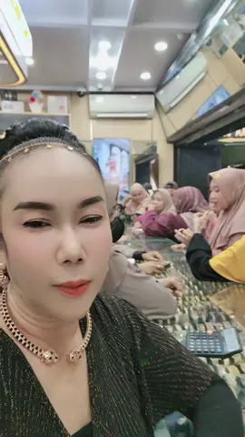 MAKACIH BOS ,,, UDAH BELANJA DI TOKO EMAS EKA DWI LAMONGAN #fypシ゚ #fypシ゚ #fypシ゚ SLM  WONG SUGIH GAK SOMBONG 