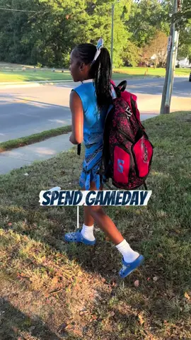 11 hours at the football field 😩🏈📣#footballmom #sportsmom #cheermom #Siblings 