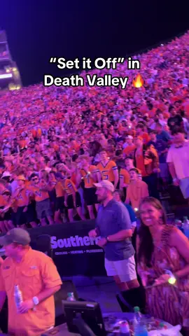 This environment 🔥 #lsufootball #lsu #cfb
