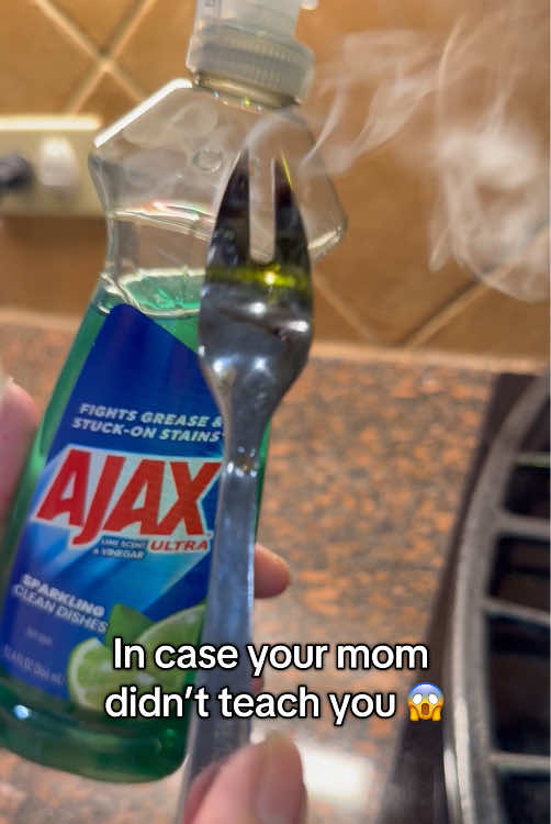 In case your mom couldn’t teach you. Remember this is so important to do !#lifehacks #viralhacks #momhacks #usefullifetips #foryoupagе 