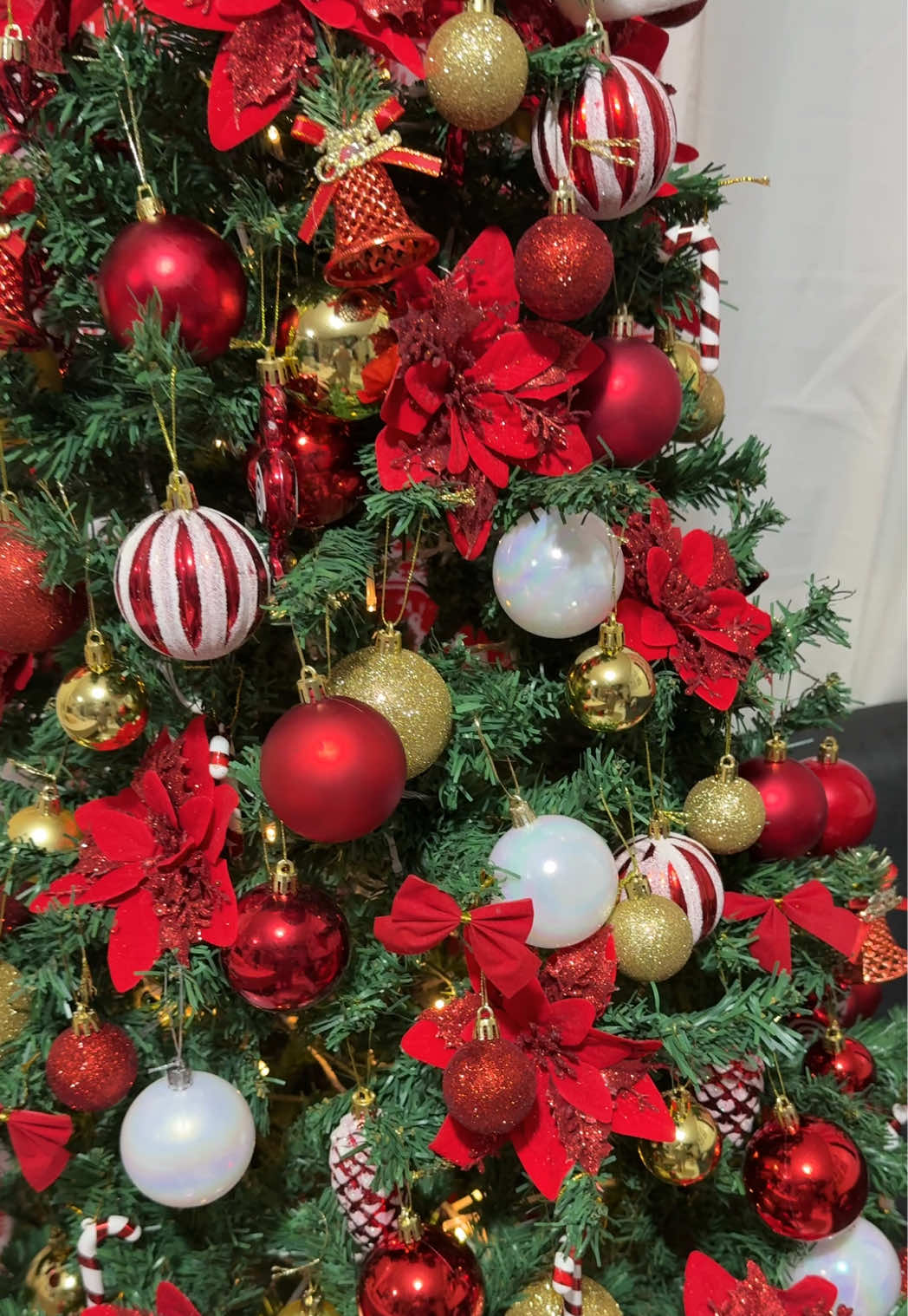 Ang gaganda ng quality ng Christmas Balls na to guys 💖🎄 #christmas #christmasdecor #decor #christmasdecorations #christmasball 