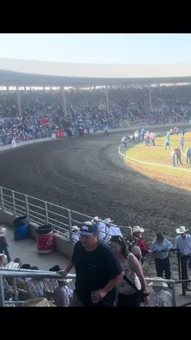 Let’er buck !!! #pendletonroundup #pendleton2025 