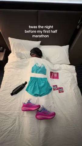 half marathon fit reveal 👀 @Nike ZOWNNN 🩷 #halfmarathon #runner #run #dchalfmarathon #OOTD 