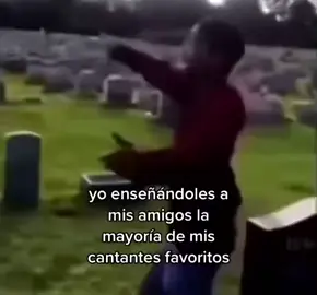 yo enseñándoles A mis amigos mis cantantes favoritos:/  #xxxtentacion #lilpeep #jacofh 