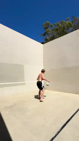 We argue sometimes… but it’s just over control issues 😅  @Mari Froes  #futebol #fyp #nonchalant #brazil #Soccer 