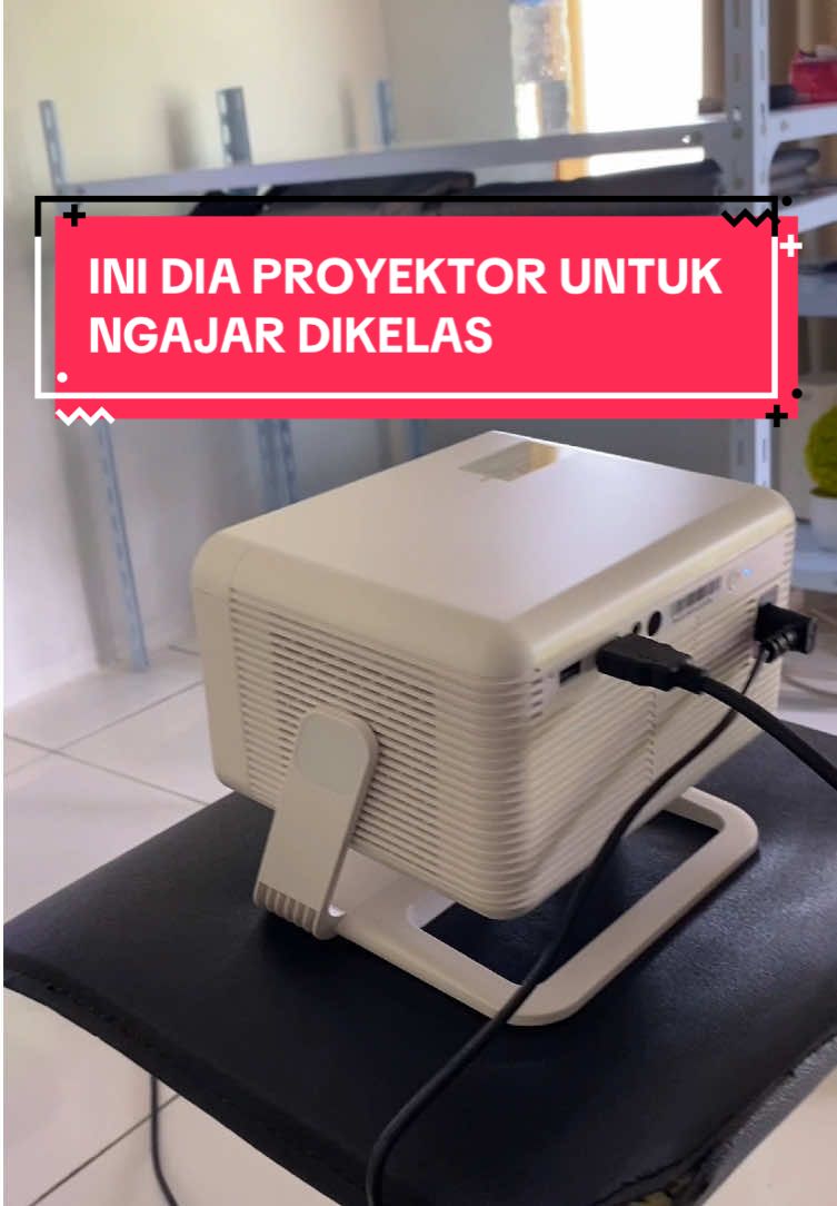Rekomendasi proyektor untuk mengajar di kelas sekolah cukup pake ini aja yaitu xgody gimbal n6 pro karna ini terang banget ga ada kata ga kelihatan lagi #smartproyektor #proyektorandroid #proyektor #xgody 