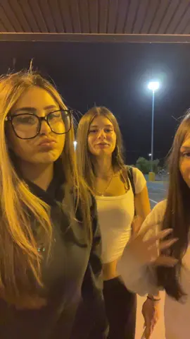@eva @bella @Flo🩷 