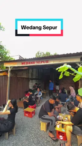 Tempat nyore di Semarang vibes kereta api dan sunset 📍 Wedang Sepur  ⏰ 16.00 - 00.00  #wedangsepur #semarangstory #rekomendasi #nyore #kulinersemarang 