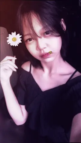 နောက်ဆုံးက ရုပ်ကိုမေး🤓🤪#ချစ်စရာကောင်းတာတစ်ခုပြမယ်🥺🎀 #flyပေါ်ရောက်စမ်း #tiktok #flypシ #alightmotion 